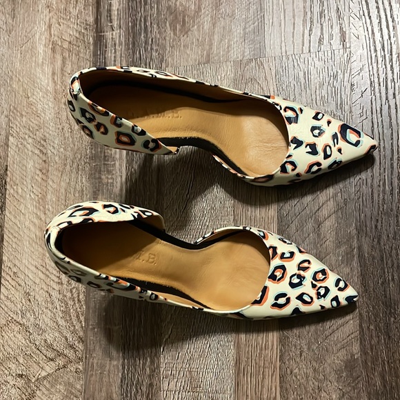 L.A.M.B. Heels. Size 7.5. Good preloved condition. - Picture 5 of 5